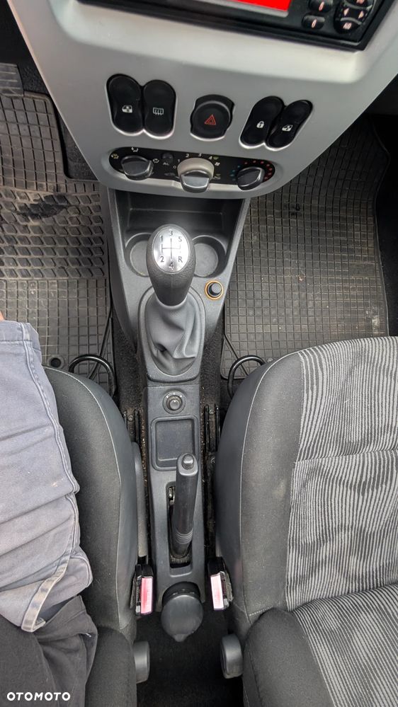 Dacia Sandero 1.6 Ambiance - 12