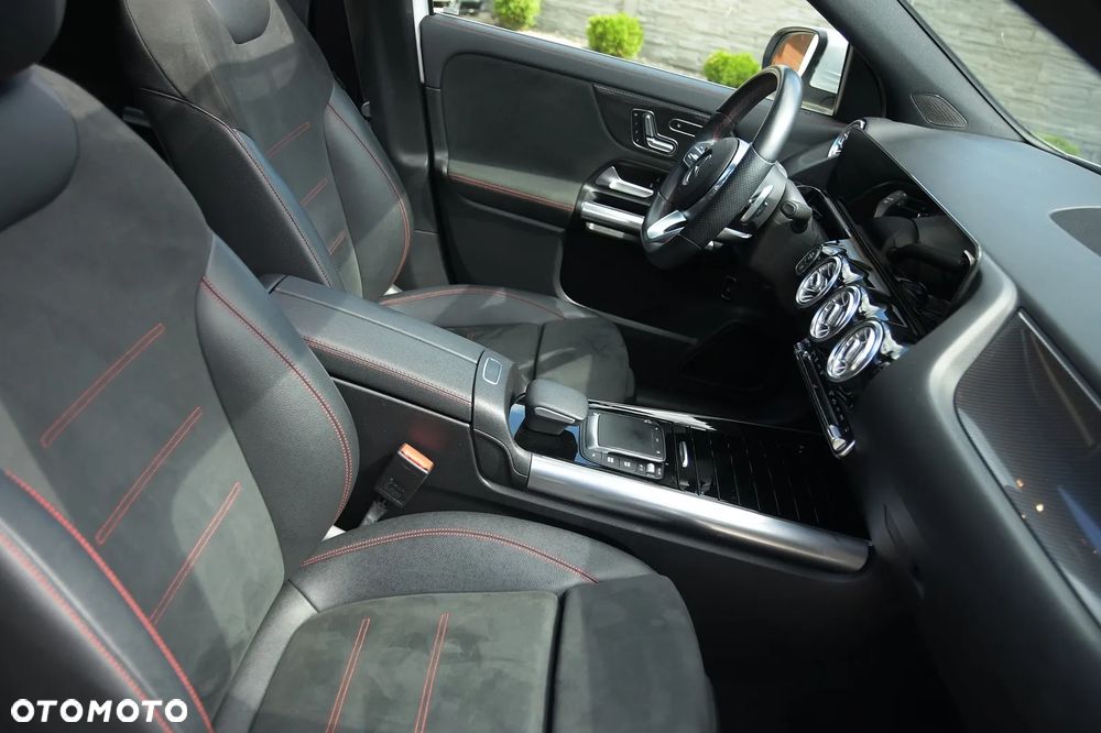 Mercedes-Benz GLA 250 4-Matic AMG Line - 16