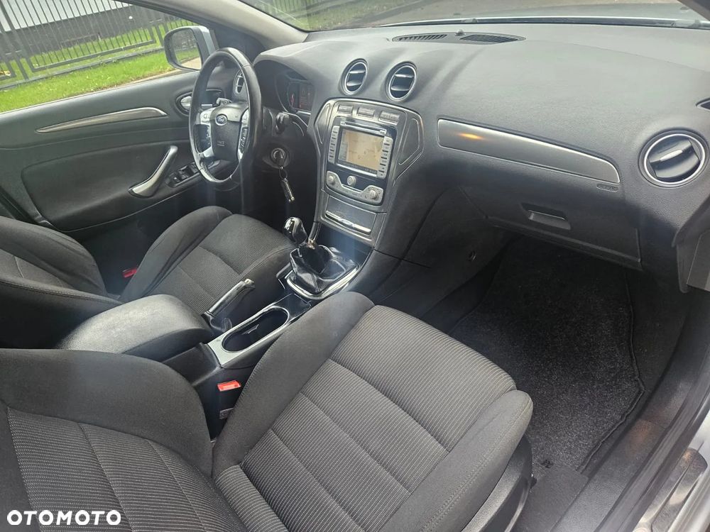 Ford Mondeo 2.0 Trend - 13