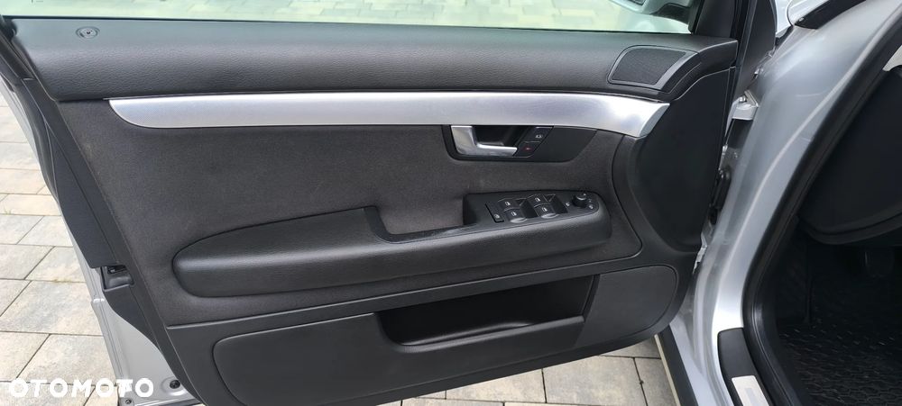 Audi A4 Avant 2.0 TDI - 8