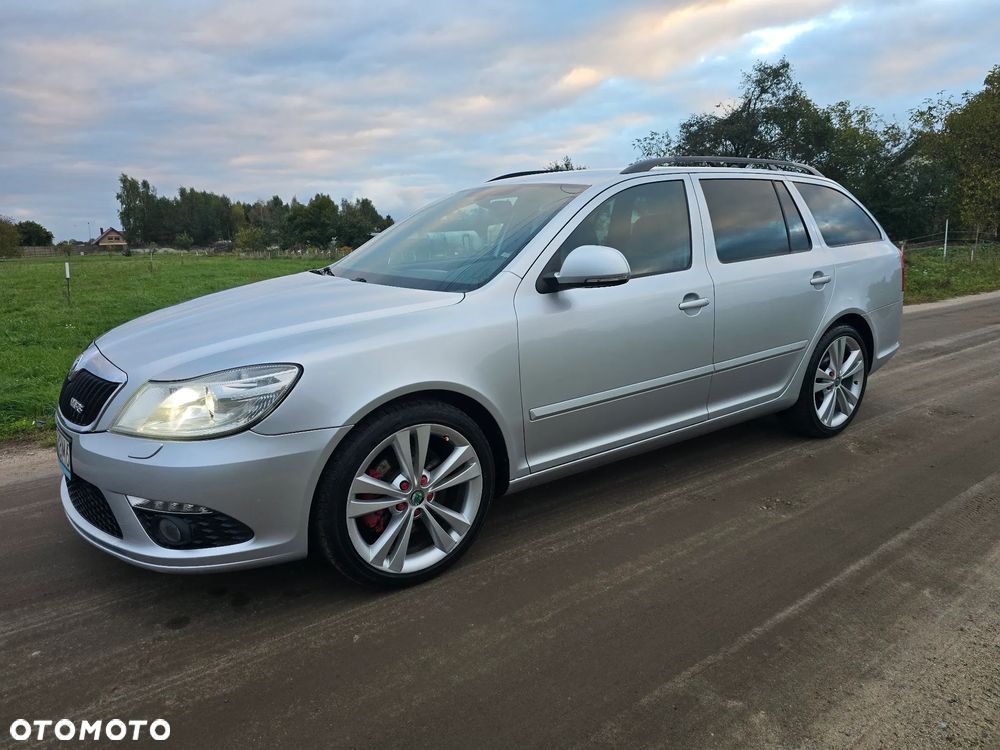 Skoda Octavia Combi 2.0 TDI CR DPF RS - 3