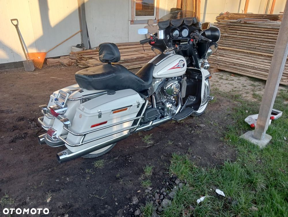 Harley-Davidson FLHT Electra Glide Standard - 22