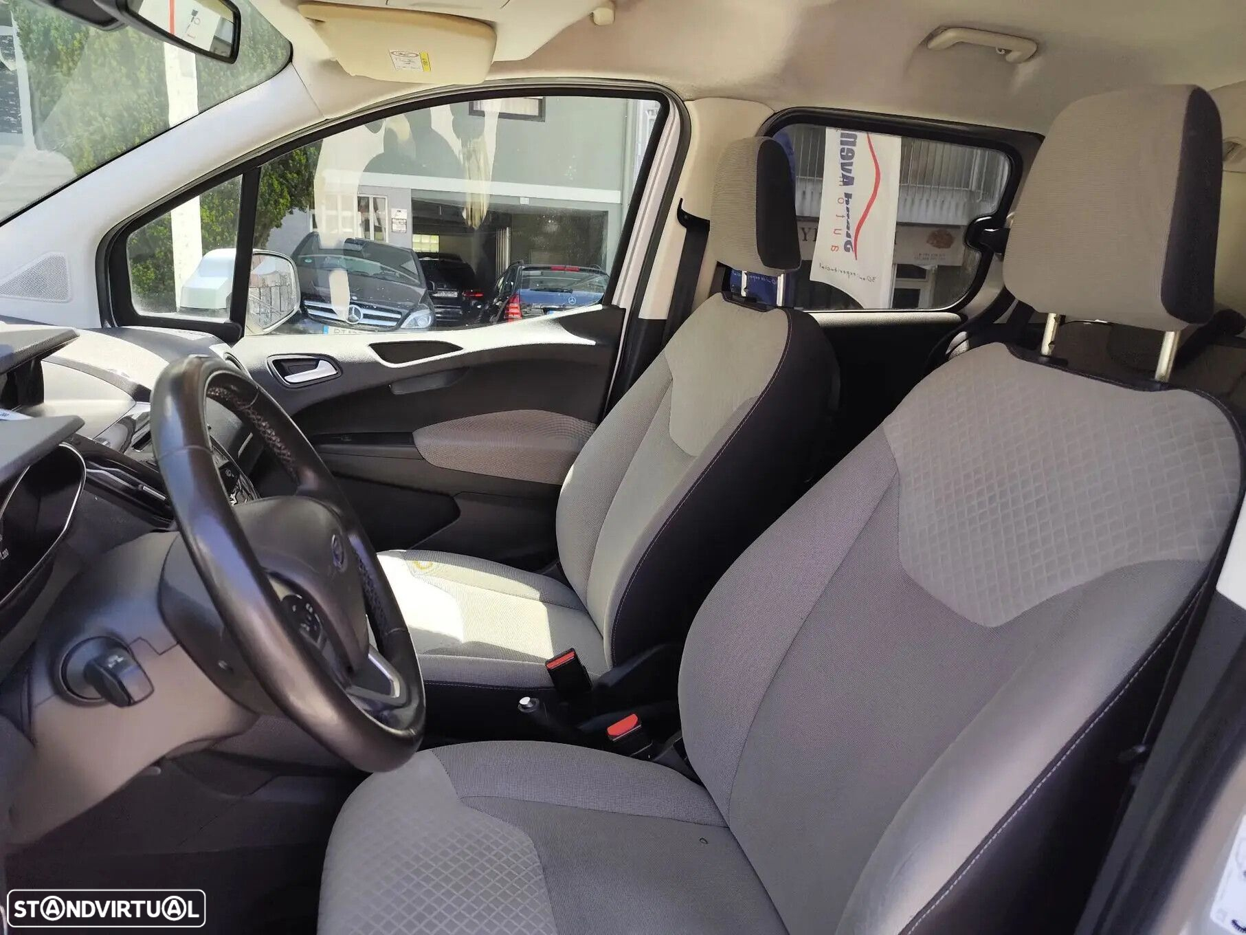 Ford Tourneo Courier 1.0 EcoBoost Titanium - 3