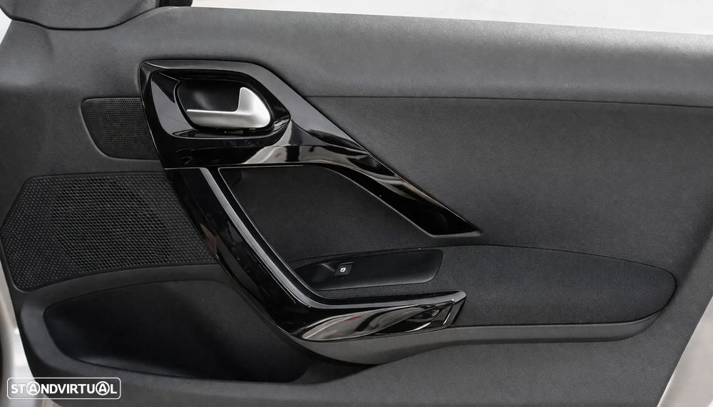 Peugeot 208 82 PureTech Style - 11
