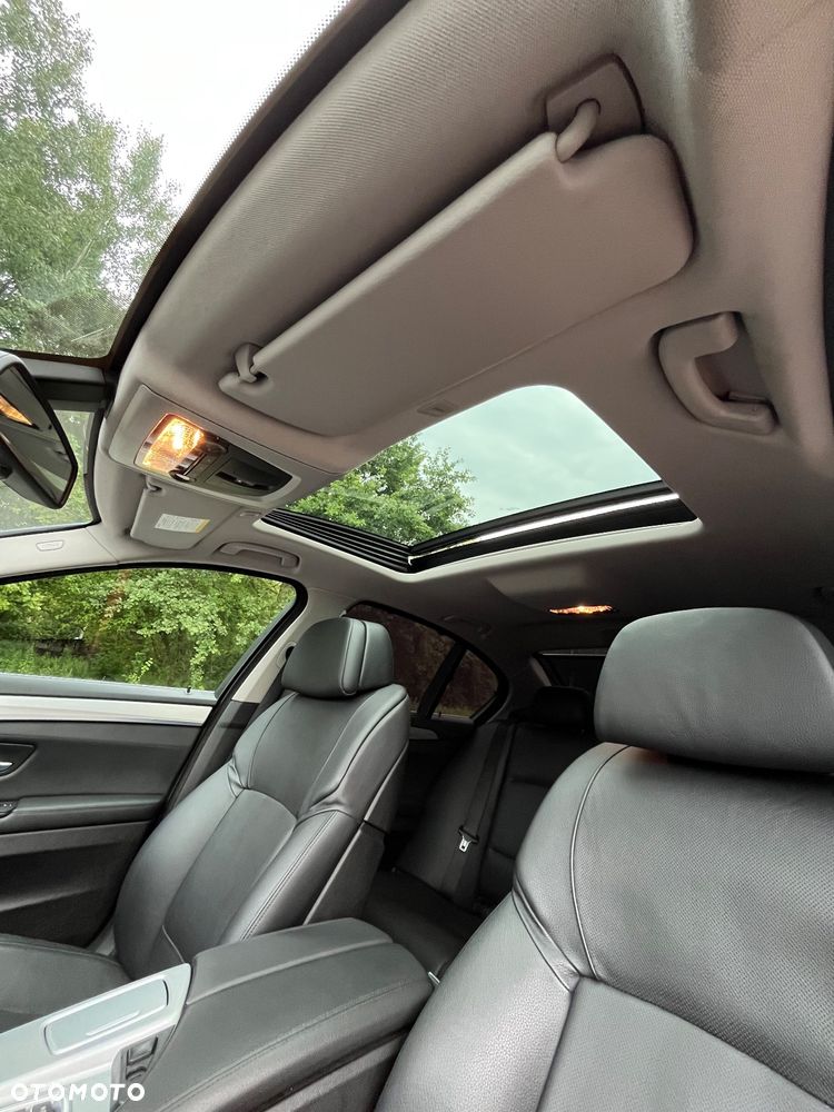 BMW Seria 5 535i xDrive - 27