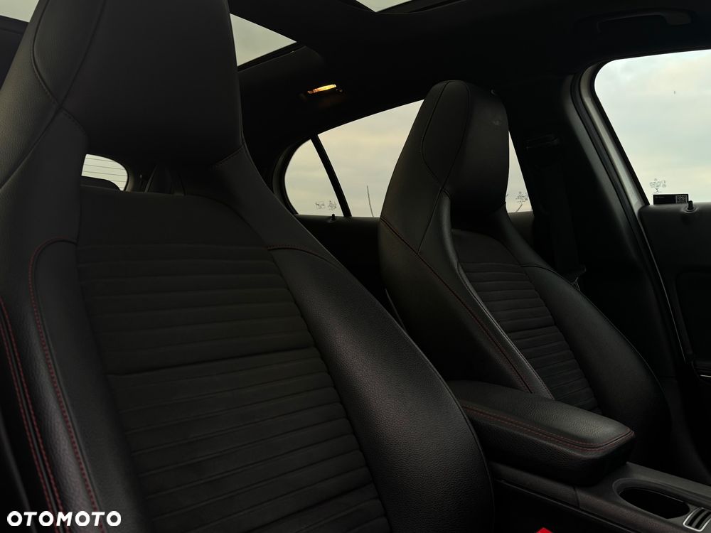 Mercedes-Benz GLA 220 4-Matic AMG Line - 13