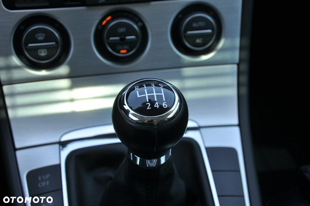 Volkswagen Passat - 20