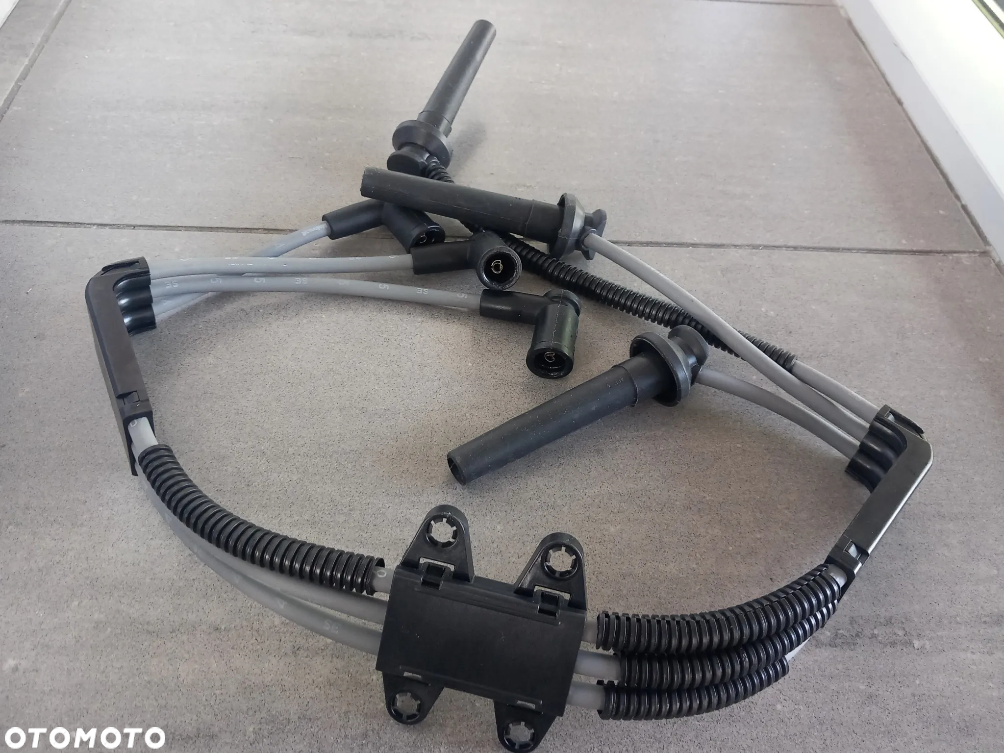 Przewód zapłonowy lewa strona Ford Mondeo MK3 2000-2007, Cougar 1998-2000 V6 Duratec 2.5L 4454954 - 6