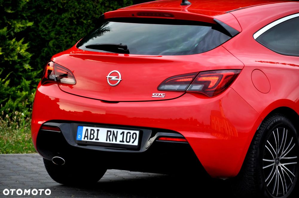 Opel Astra 1.6 Turbo Edition - 19