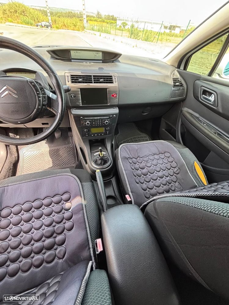 Citroën C4 1.6 HDi VTR - 6