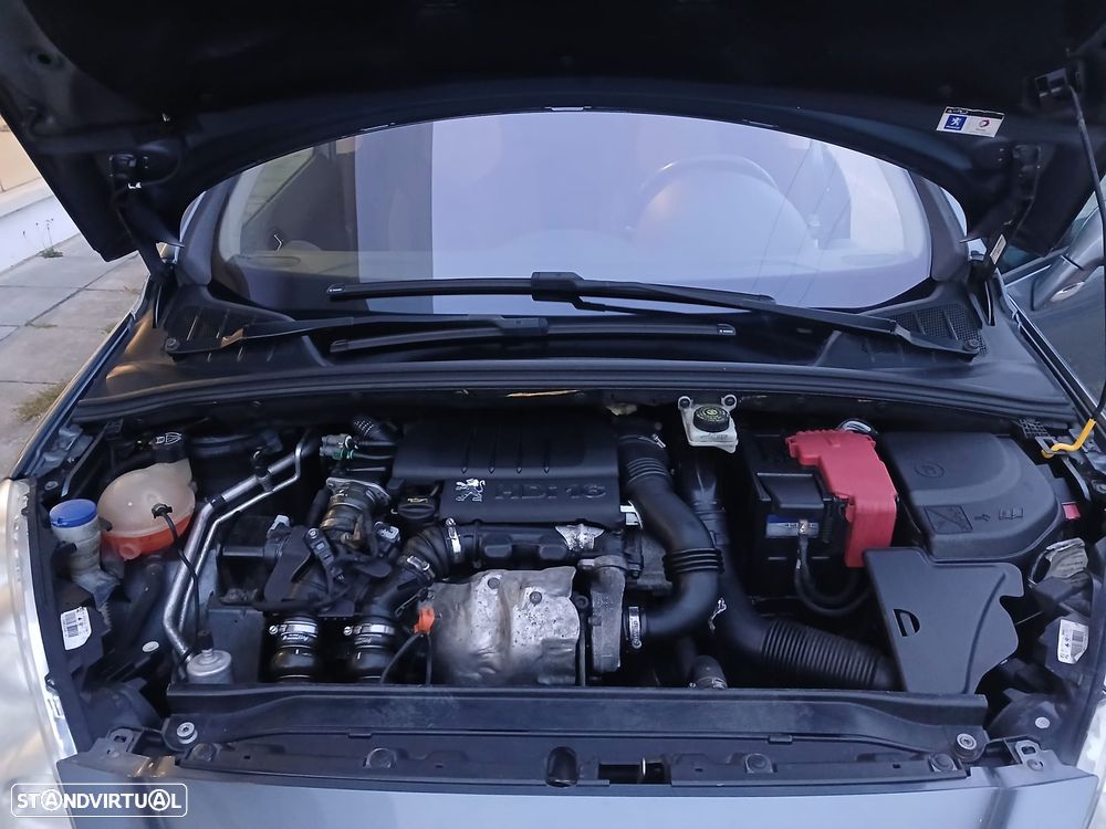 Peugeot 308 1.6 HDi Executive - 20