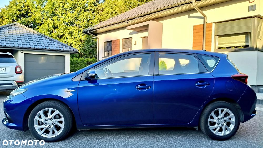 Toyota Auris 1.8 HSD Prestige - 11