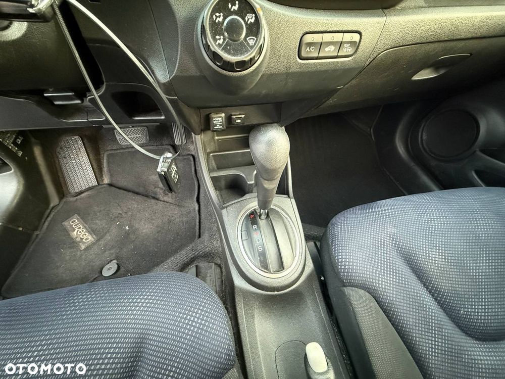 Honda Jazz 1.4 i-VTEC CVT Trend - 24