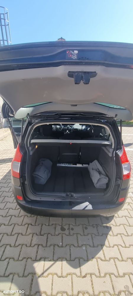 Renault Scenic II 1.5dCi Dynamique - 8