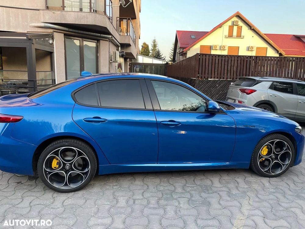 Alfa Romeo Giulia 2.2 JTDM AWD AT8 Veloce - 3