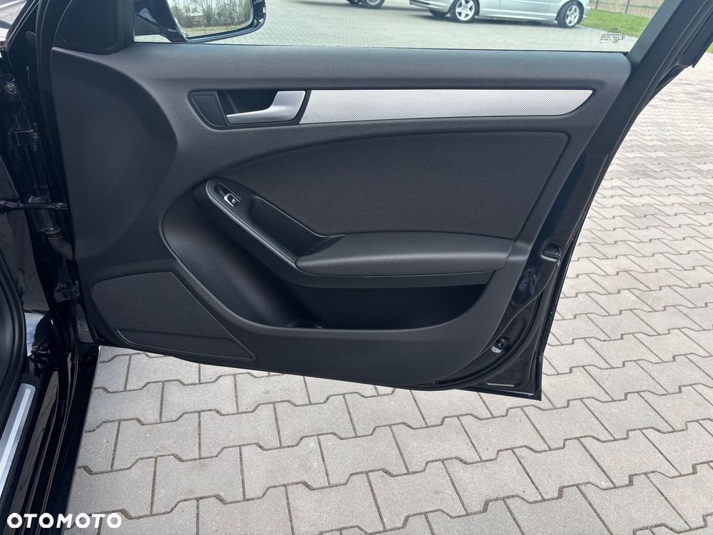 Audi A4 Avant 2.0 TDI DPF quattro Attraction - 32