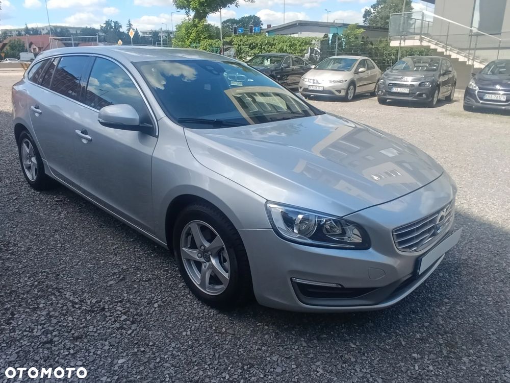 Volvo V60 D3 Geartronic Momentum - 1