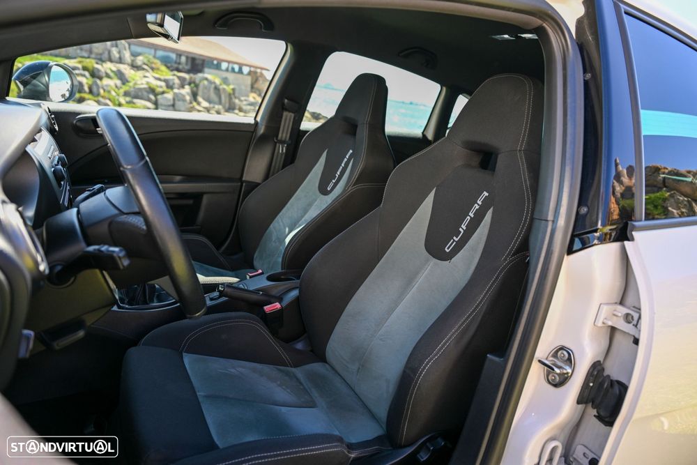 SEAT Leon 2.0 TSI Cupra R - 37