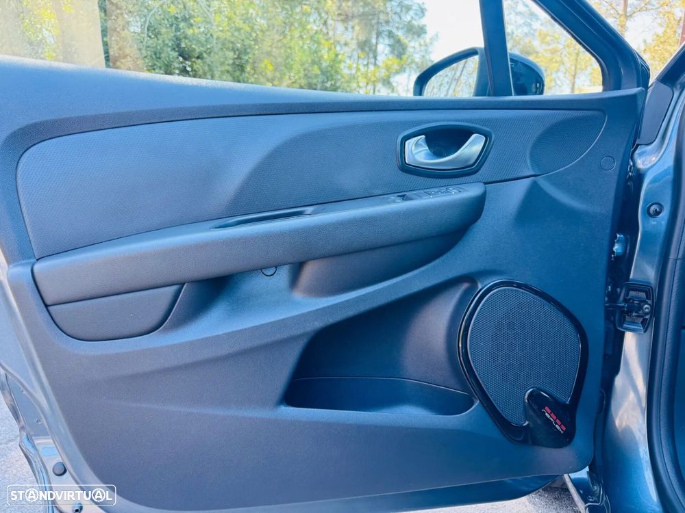Renault Clio 1.5 Blue dCi Limited - 13
