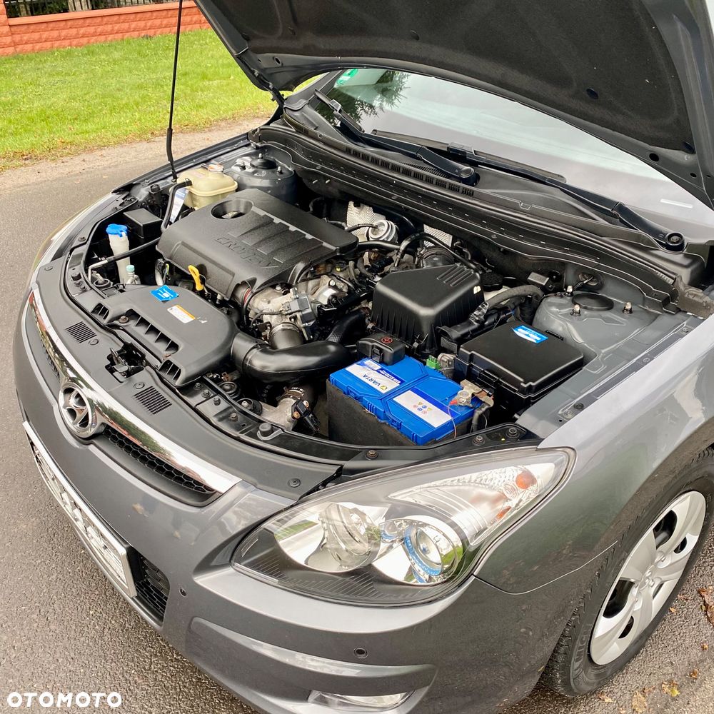 Hyundai i30 i30cw 1.6 CRDi FIFA WM Edition - 29