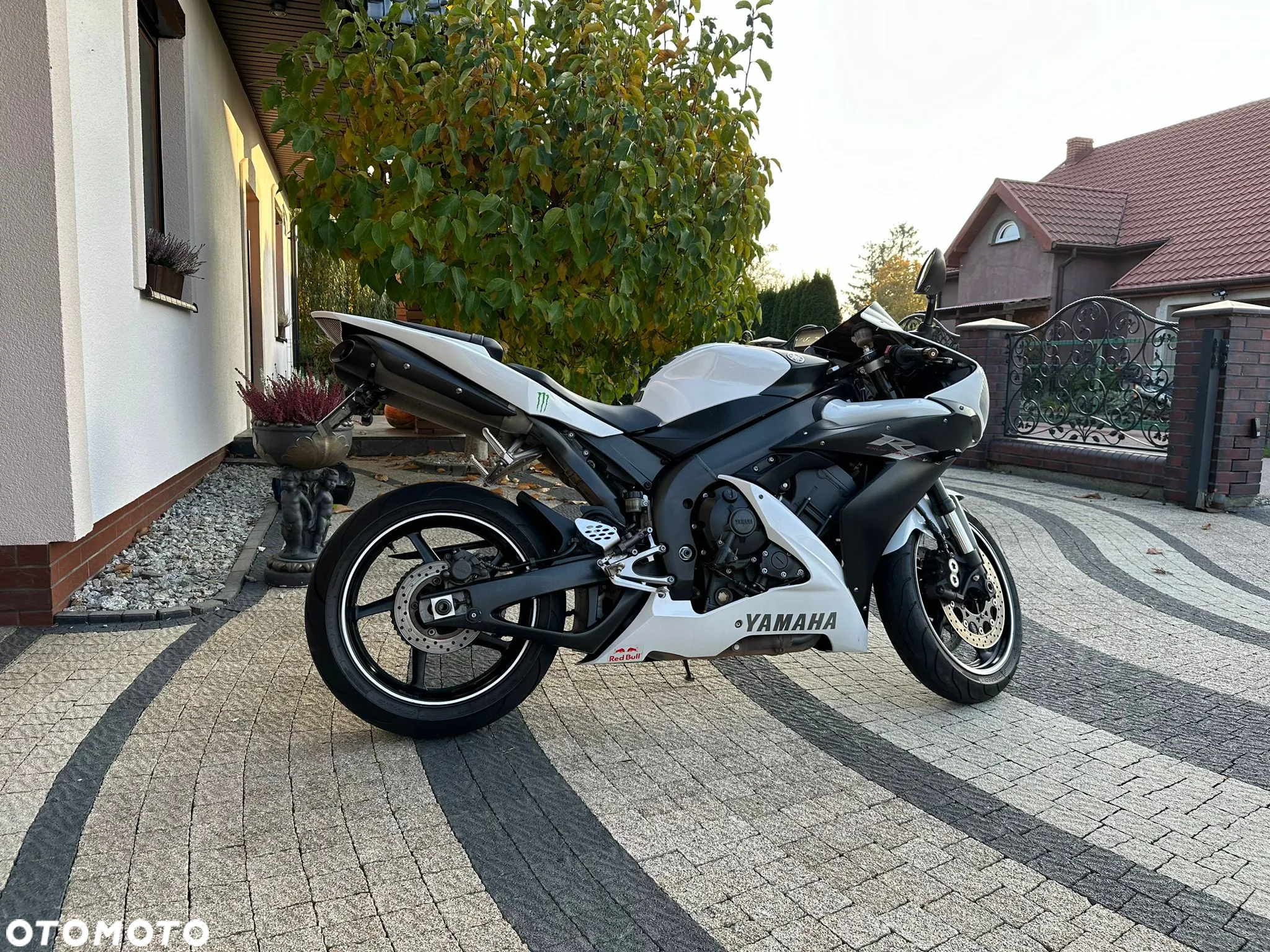 Yamaha R1 - 3