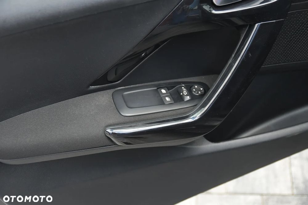 Peugeot 208 - 27