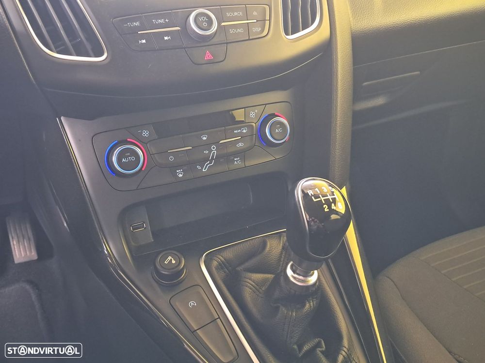 Ford Focus 1.0 EcoBoost Titanium - 9