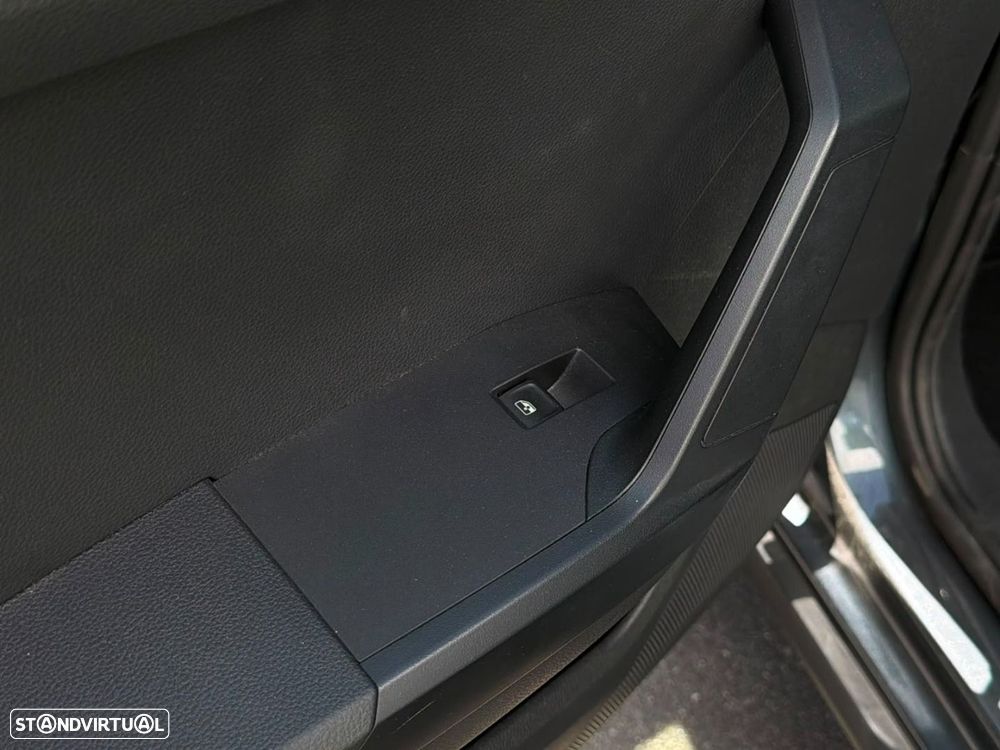 SEAT Arona 1.0 TSI — fotografia 7