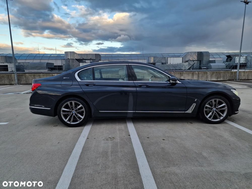 BMW Seria 7 740Le iPerformance - 8