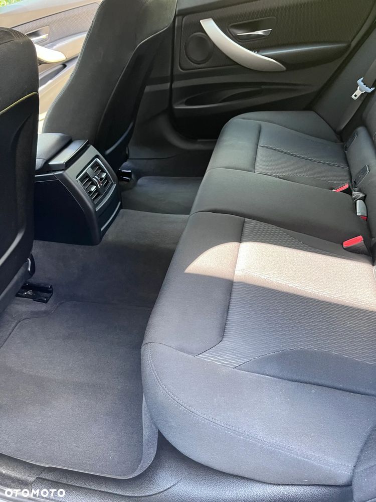 BMW Seria 3 318d Business Edition - 13