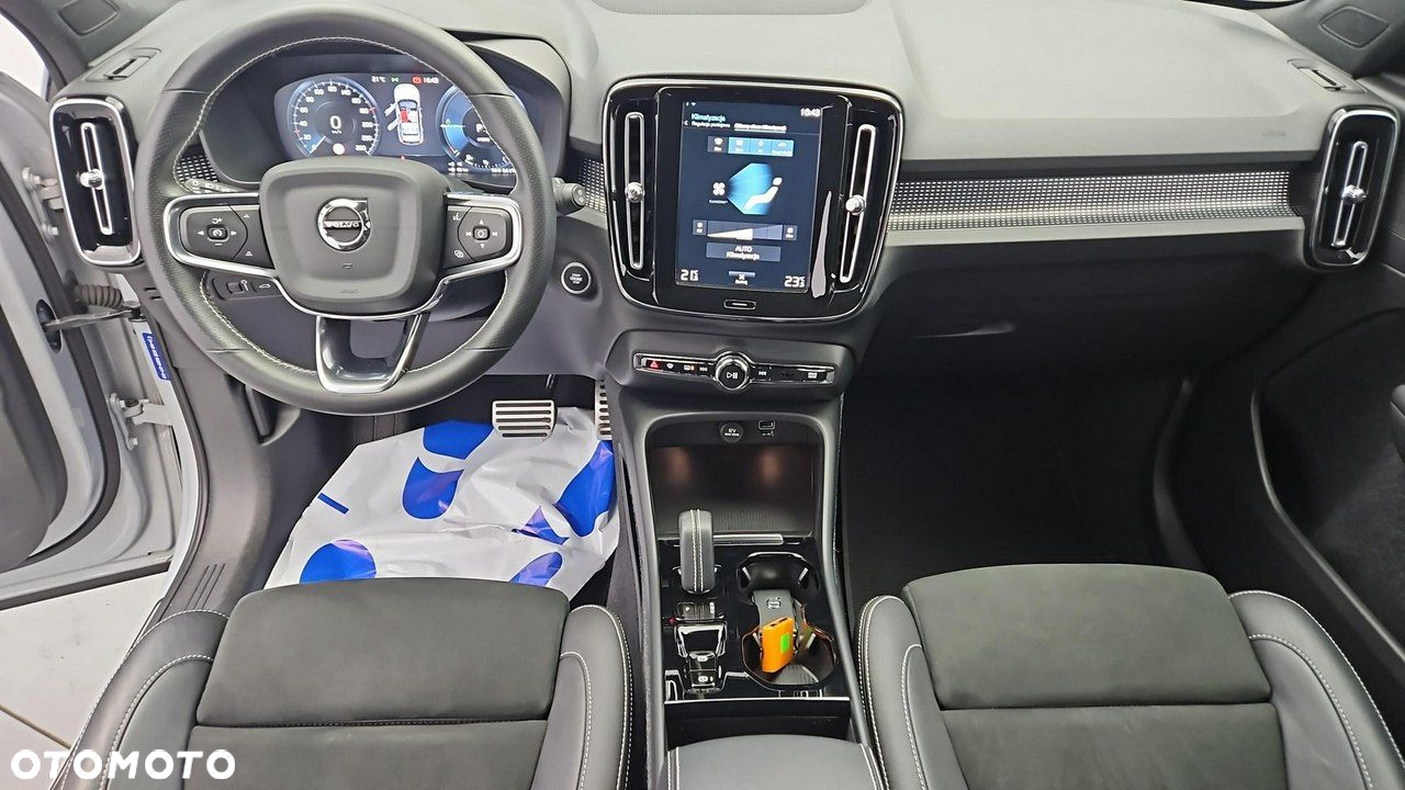 Volvo XC 40 T5 Plug-In Hybrid R-Design - 13