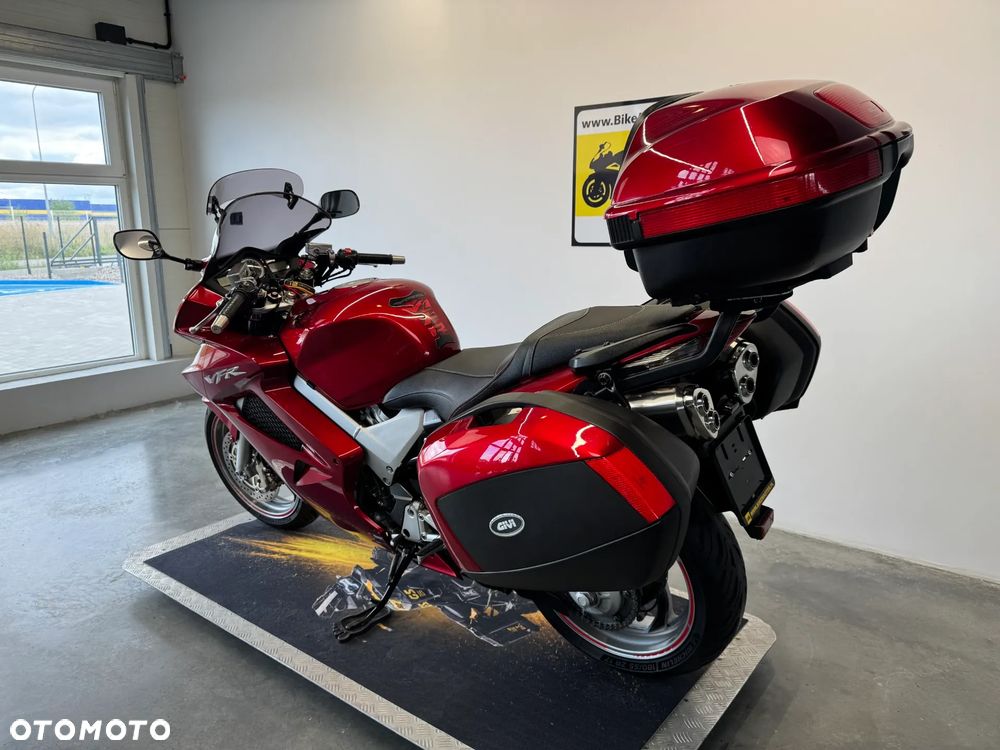 Honda VFR - 6