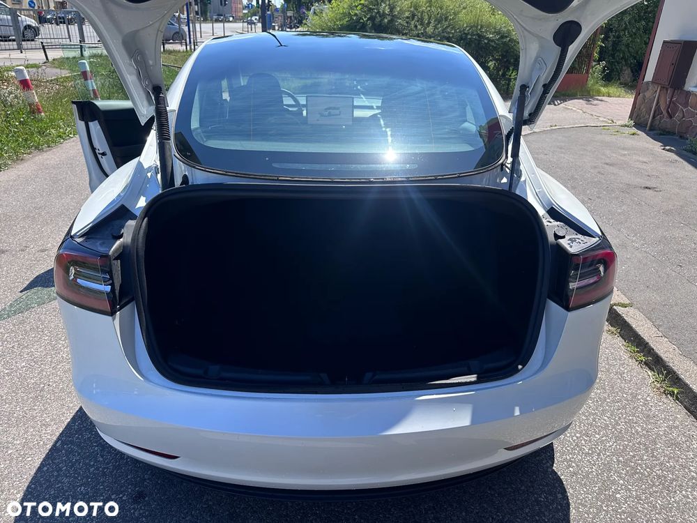 Tesla Model 3 RWD Hinterradantrieb - 4