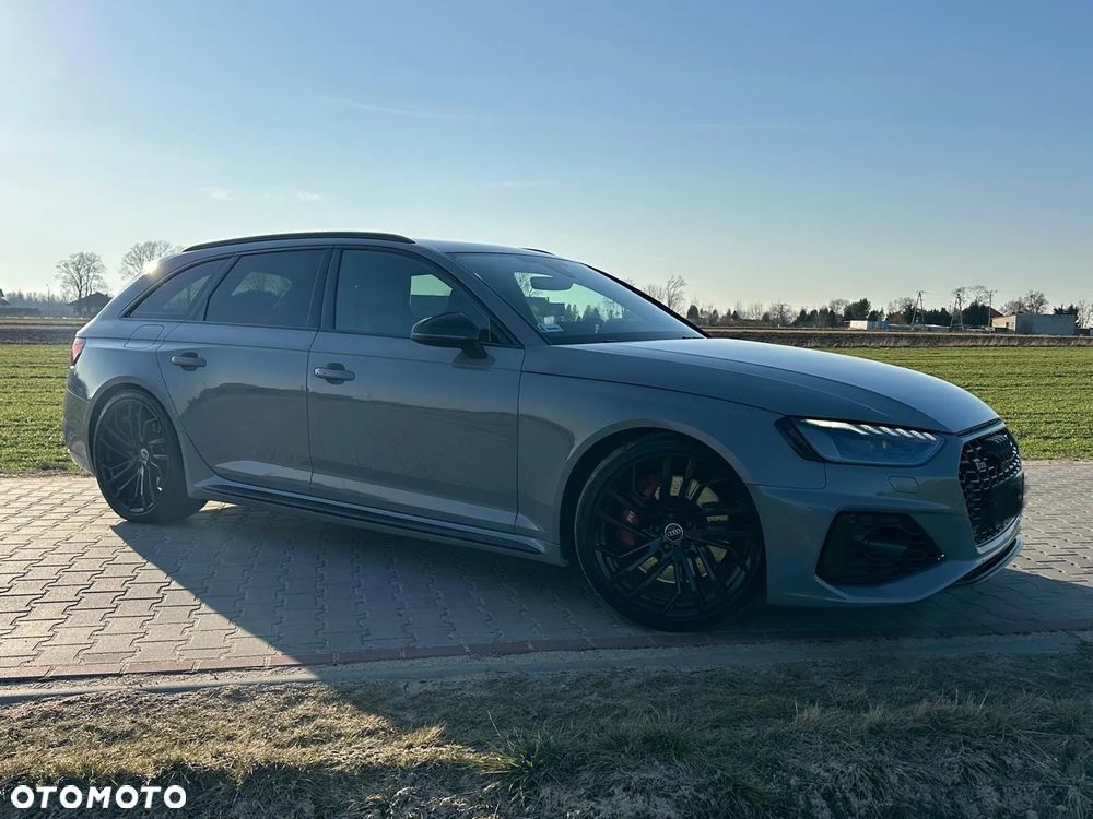 Audi RS4 Avant - 5