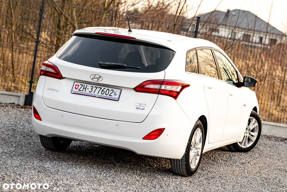 Hyundai i30 i30cw 1.6 Trend - 11