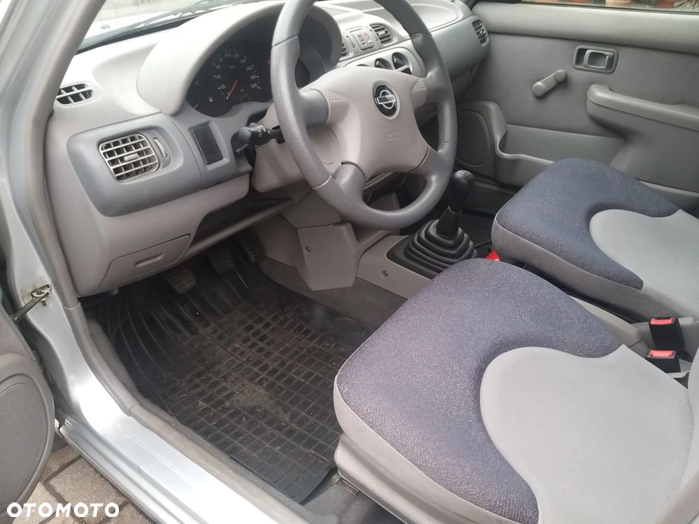 Nissan Micra - 11