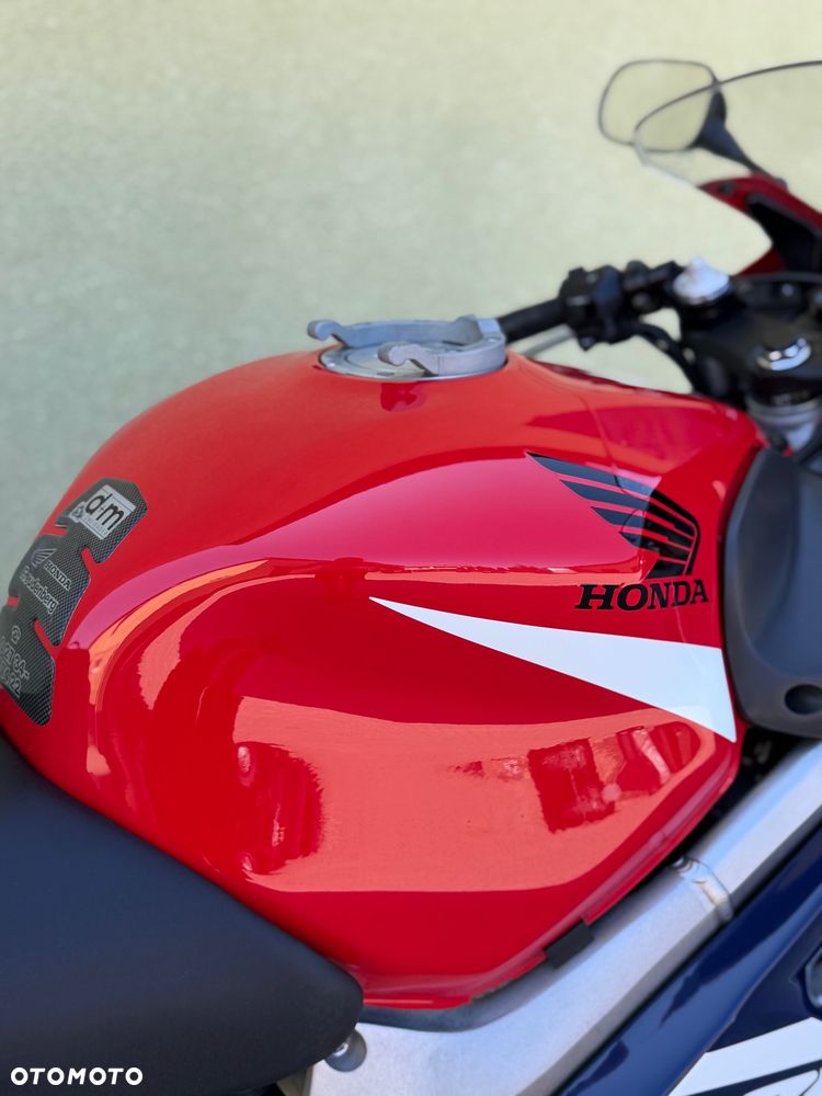 Honda CBR - 16
