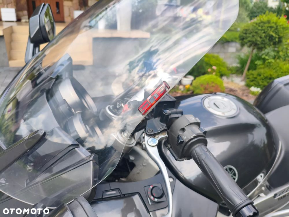 Yamaha FJR - 11