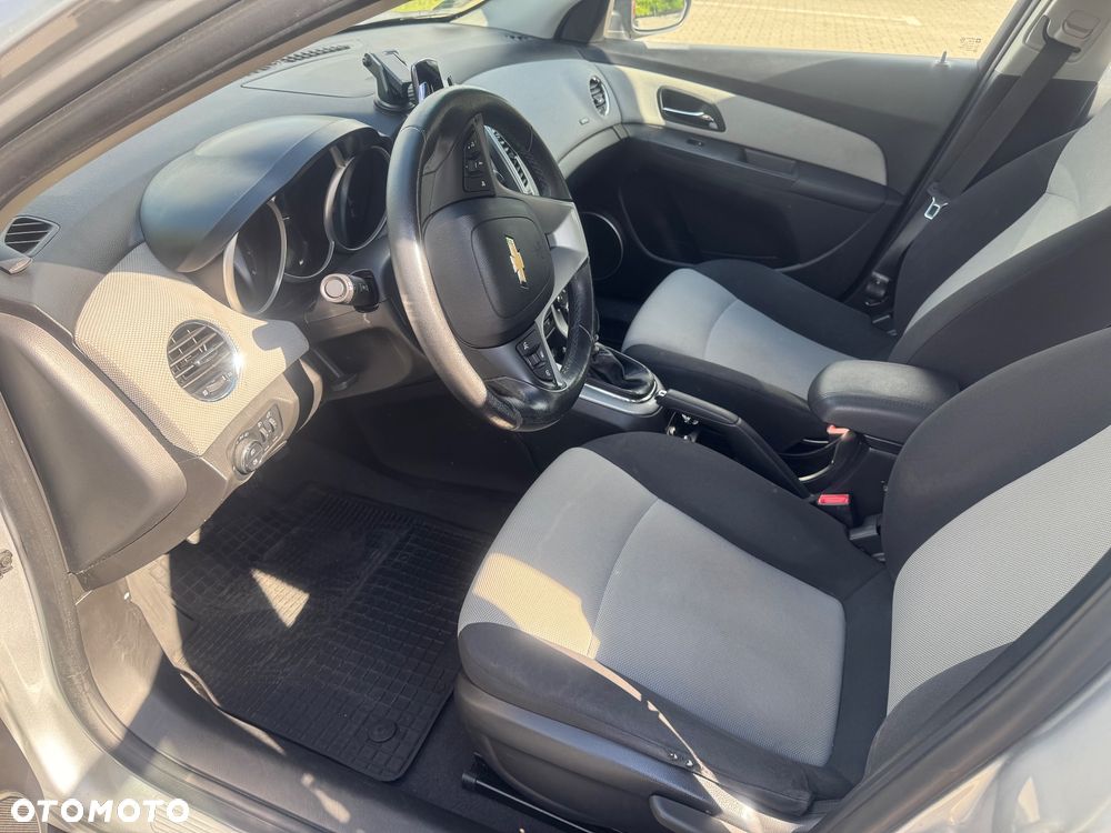 Chevrolet Cruze 1.6 LS - 13