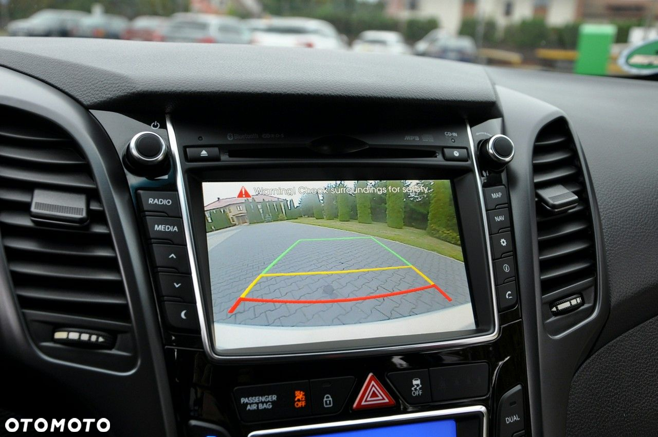 Hyundai i30 1.6 GDI Turbo Luxury - 32