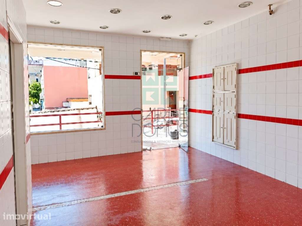 Loja comercial com 50m2, montra, zona movimentada, no Cacém, Sintra - Grande imagem: 4/19