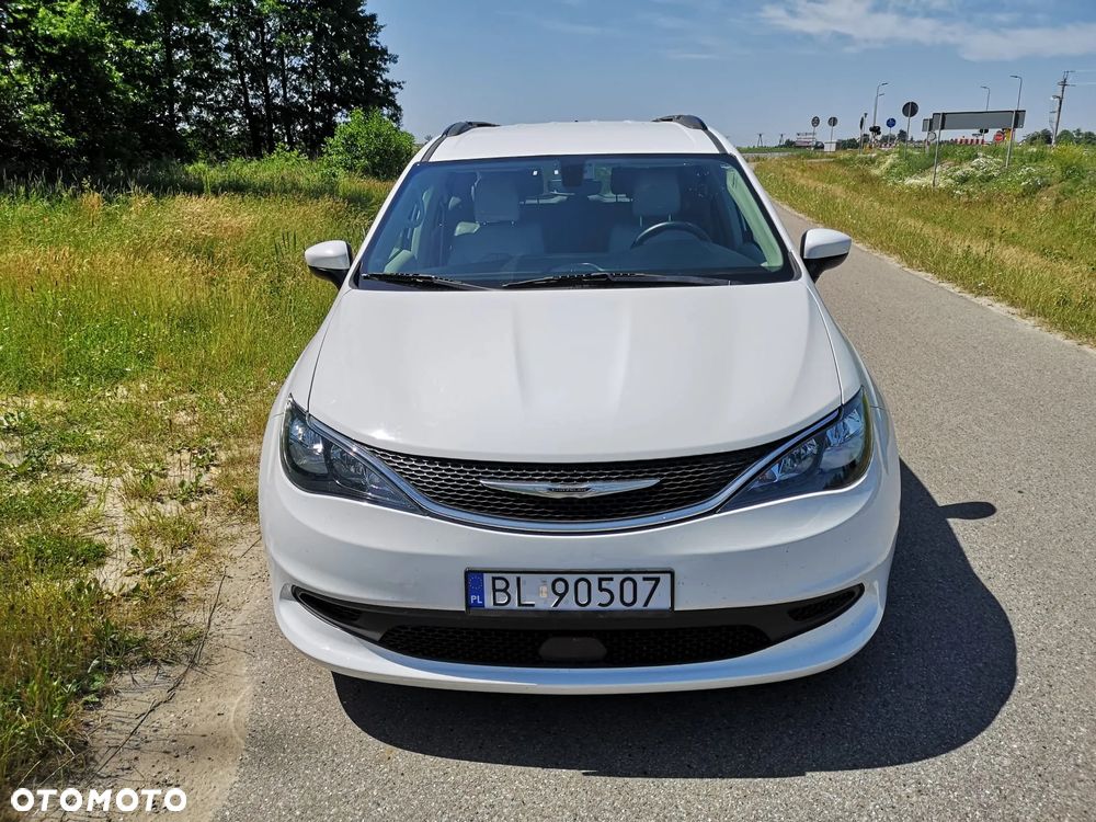 Chrysler Pacifica - 2