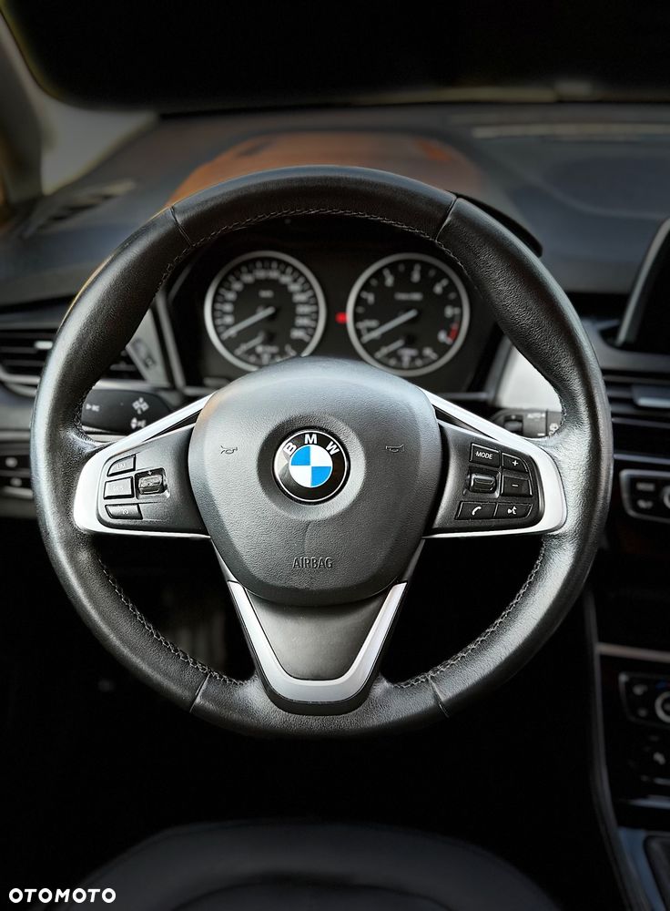 BMW Seria 2 218d - 18