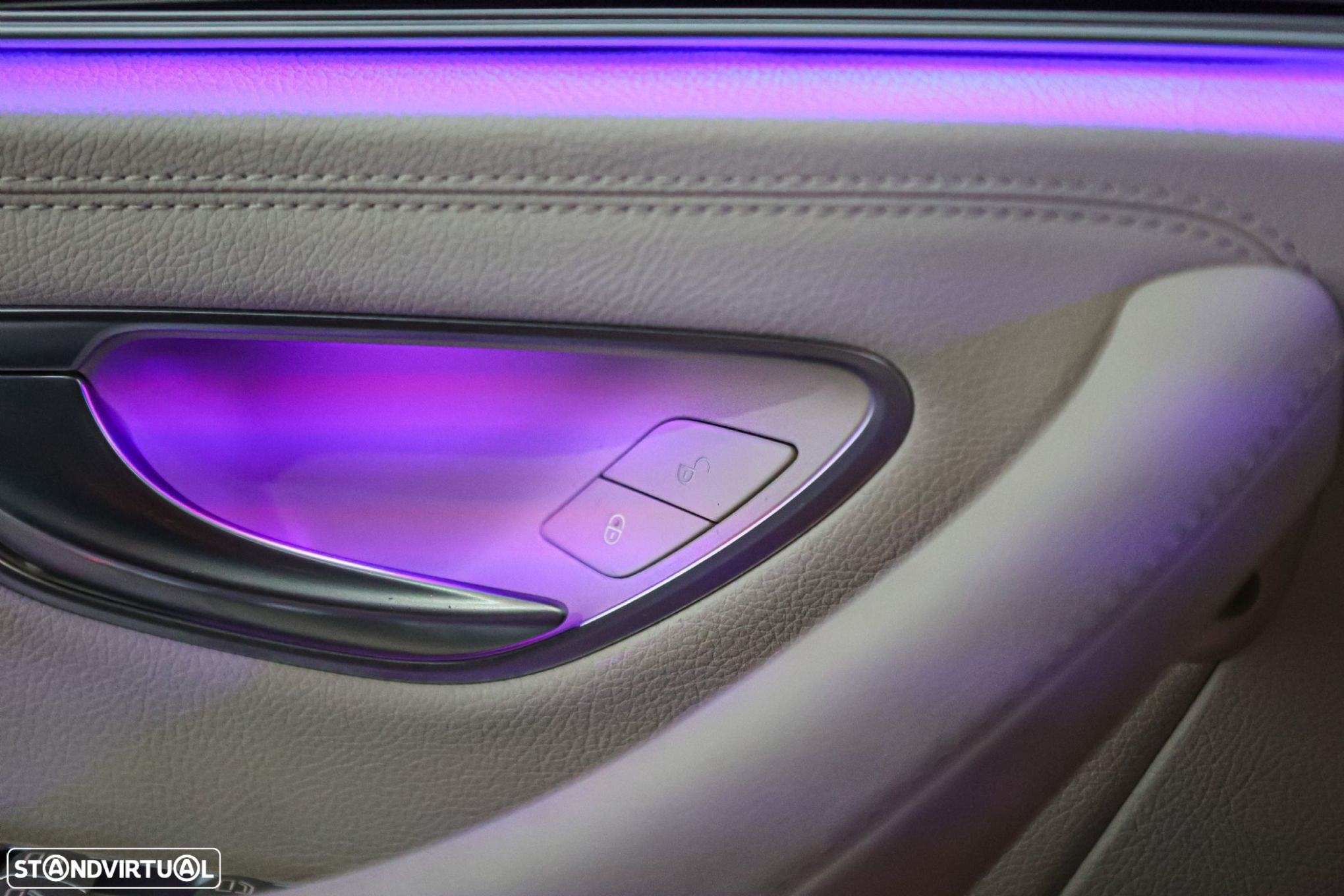 Mercedes-Benz E 300 de Exclusive Line 4Matic - 18