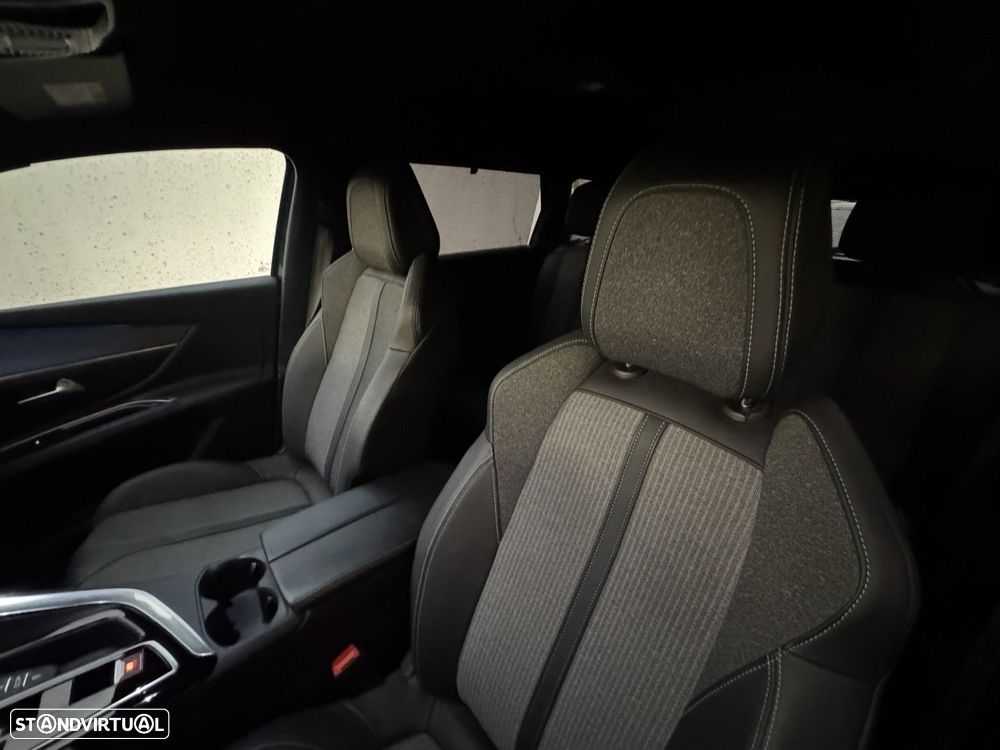 Peugeot 5008 1.2 PureTech Allure Pack EAT8 - 27