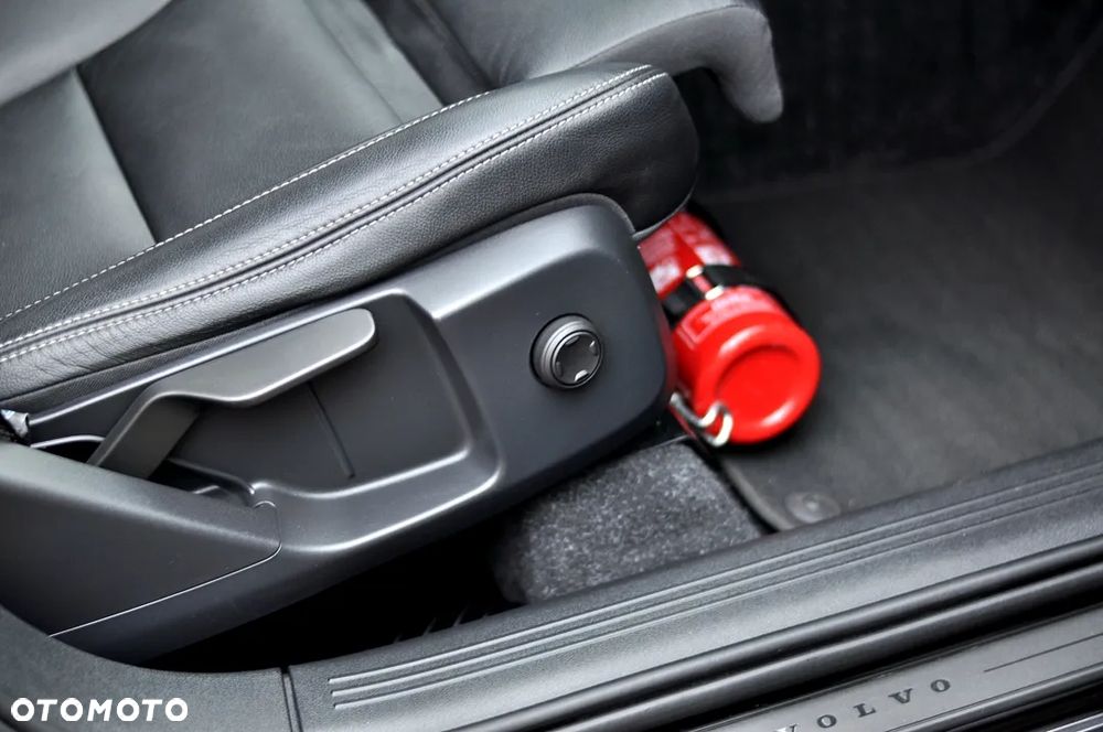 Volvo XC 40 T3 Momentum - 19