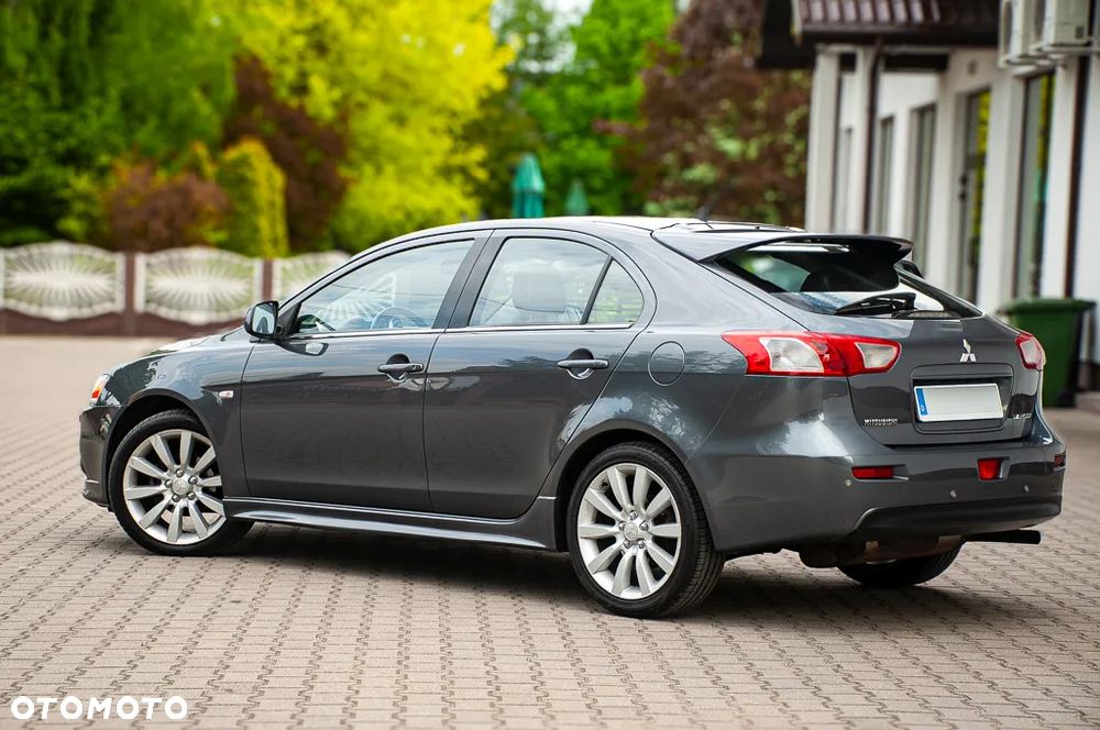 Mitsubishi Lancer 1.8 CVT Intense - 21