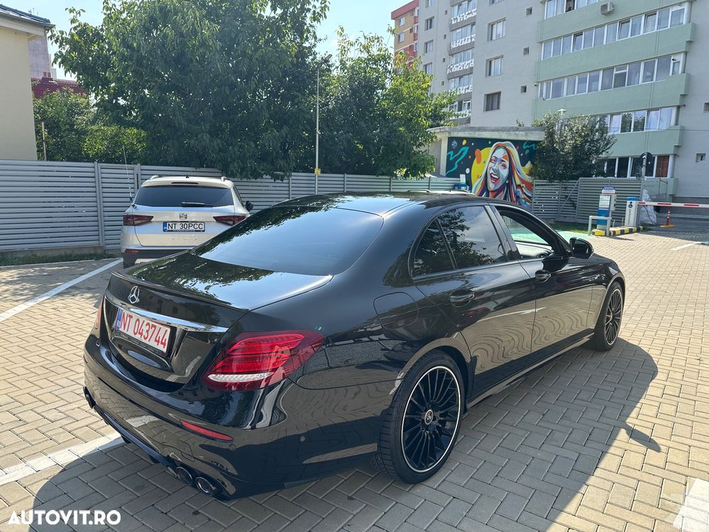 Mercedes-Benz E - 4