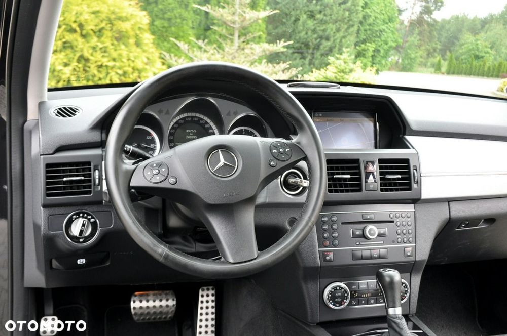 Mercedes-Benz GLK - 32