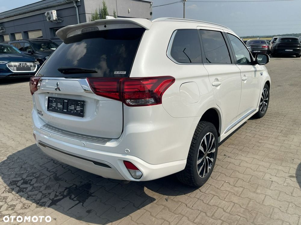 Mitsubishi Outlander 2.4 4WD Spirit - 3